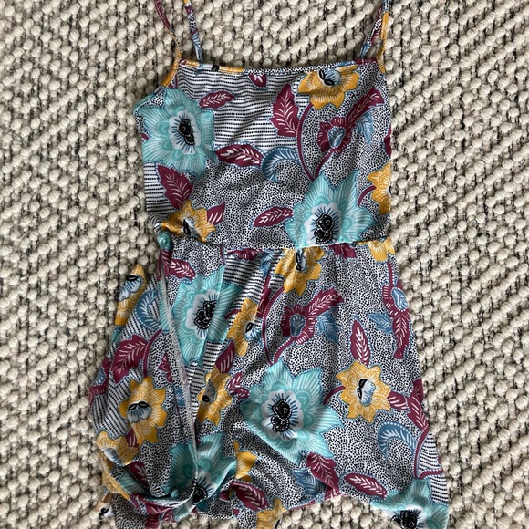 Floral Romper - Picture 2 of 6